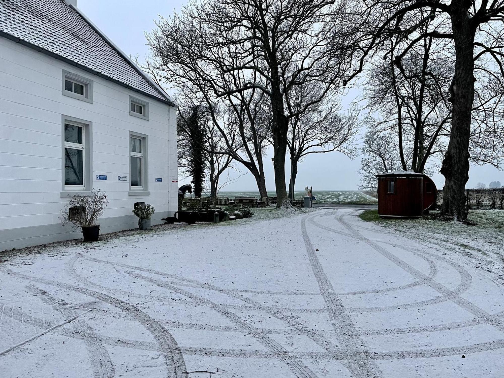 Steinhaus Hof Villa Bunde  ภายนอก รูปภาพ